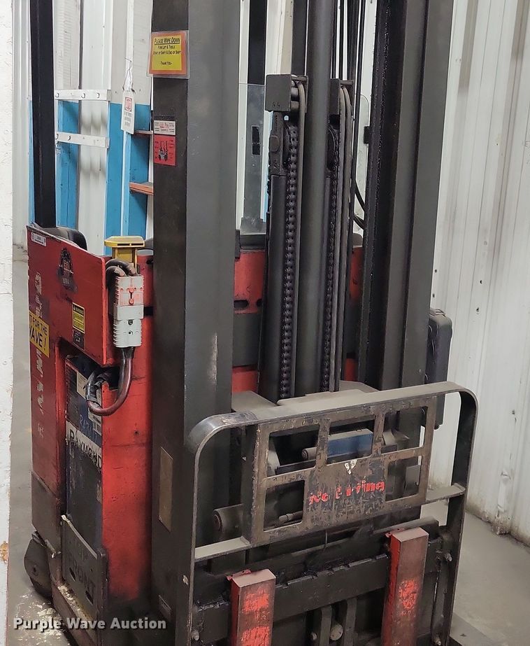 image for item JO9350 Raymond EASI forklift