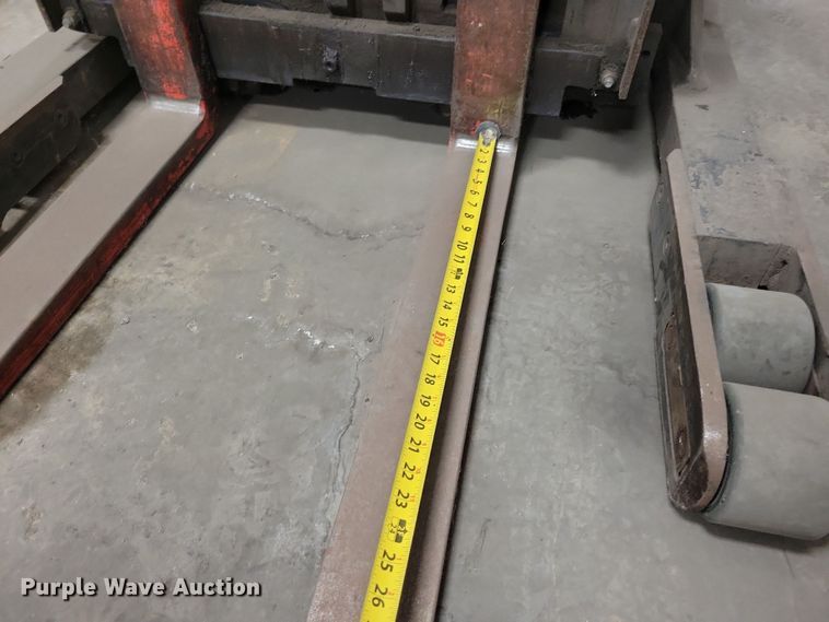 image for item JO9350 Raymond EASI forklift