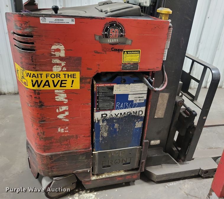 image for item JO9350 Raymond EASI forklift