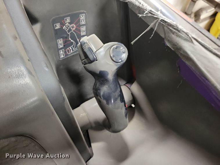 image for item JO9350 Raymond EASI forklift