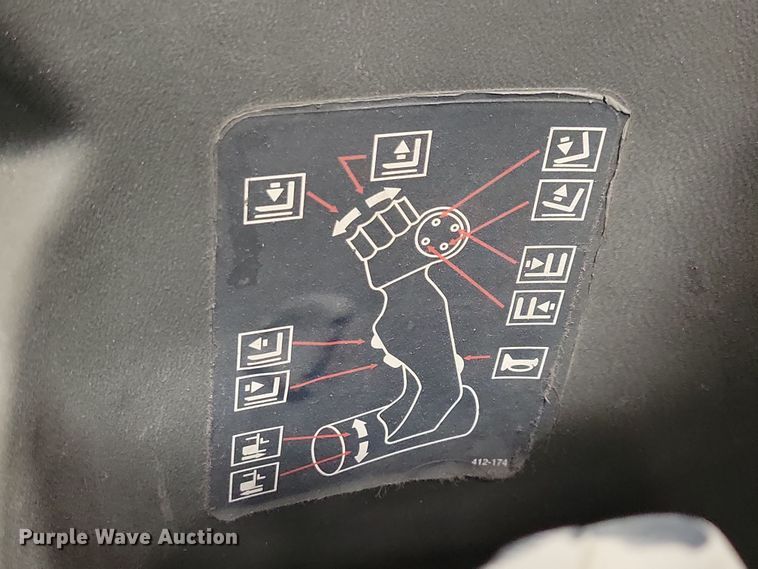 image for item JO9350 Raymond EASI forklift