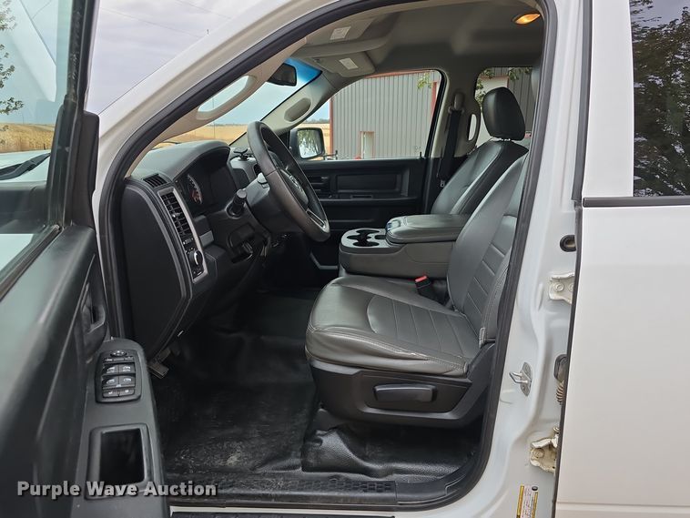 image for item LW9957 2014 Dodge Ram 1500 Quad Cab pickup truck