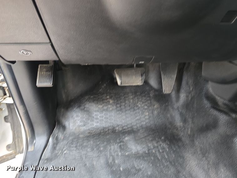 image for item LW9957 2014 Dodge Ram 1500 Quad Cab pickup truck