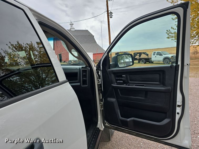 image for item LW9957 2014 Dodge Ram 1500 Quad Cab pickup truck