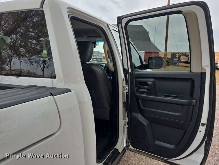 image for item LW9957 2014 Dodge Ram 1500 Quad Cab pickup truck