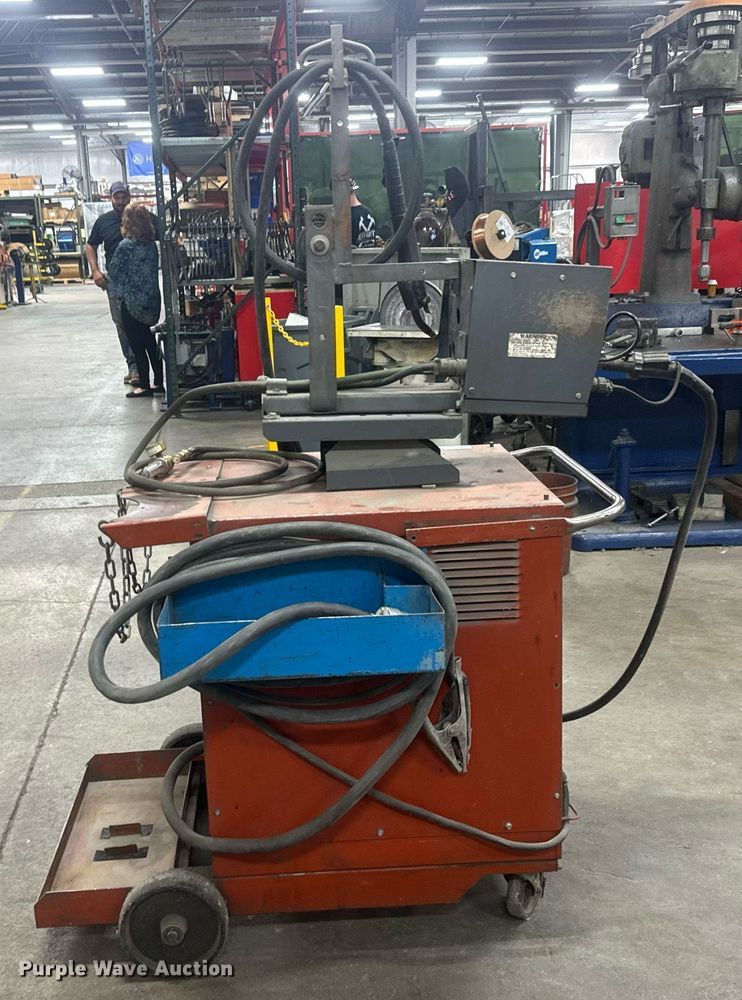 image for item MS9864 Lincoln Idealarc R3S-325 welder