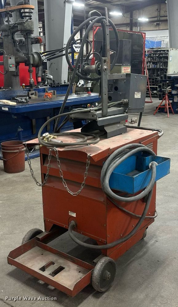 image for item MS9864 Lincoln Idealarc R3S-325 welder