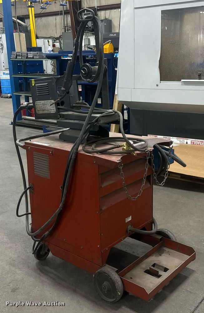 image for item MS9864 Lincoln Idealarc R3S-325 welder