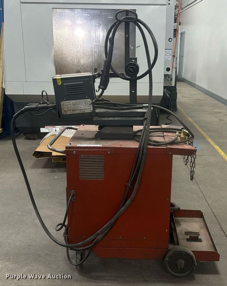 image for item MS9864 Lincoln Idealarc R3S-325 welder