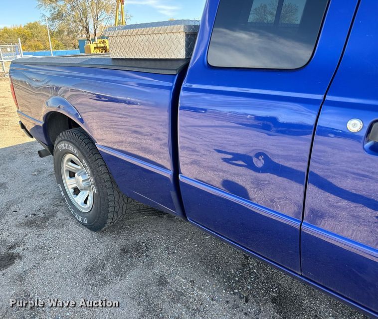 image for item MS9947 2004 Ford  Ranger XLT SuperCab pickup truck