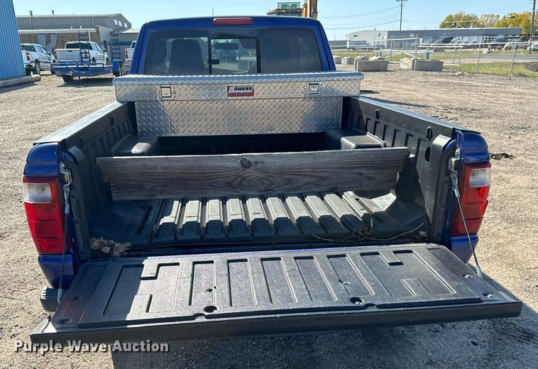 image for item MS9947 2004 Ford  Ranger XLT SuperCab pickup truck