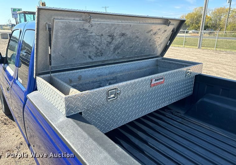 image for item MS9947 2004 Ford  Ranger XLT SuperCab pickup truck