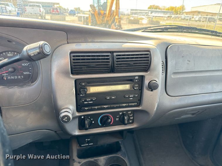 image for item MS9947 2004 Ford  Ranger XLT SuperCab pickup truck