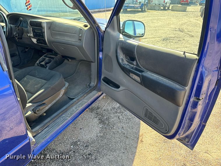 image for item MS9947 2004 Ford  Ranger XLT SuperCab pickup truck