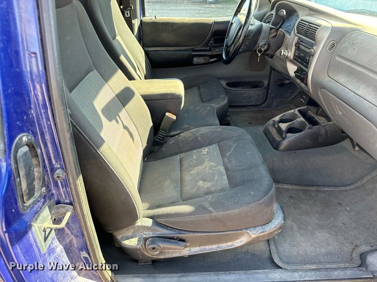 image for item MS9947 2004 Ford  Ranger XLT SuperCab pickup truck