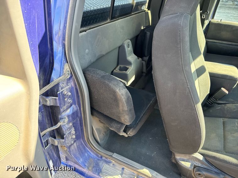 image for item MS9947 2004 Ford  Ranger XLT SuperCab pickup truck
