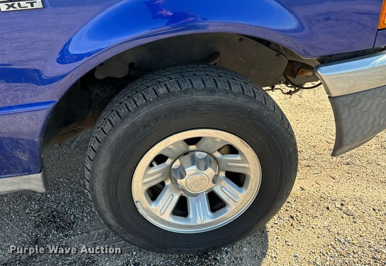 image for item MS9947 2004 Ford  Ranger XLT SuperCab pickup truck