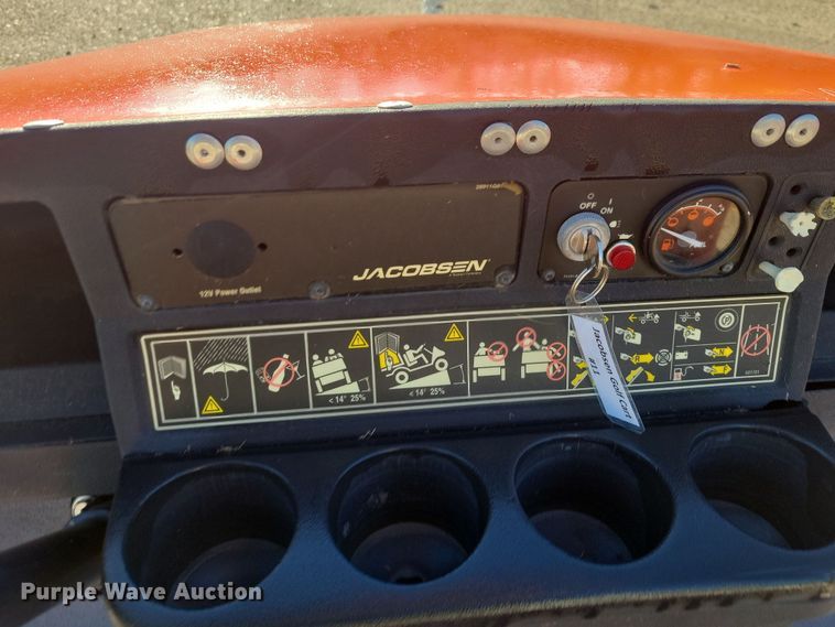 image for item OH9351 Jacobsen utility vehicle