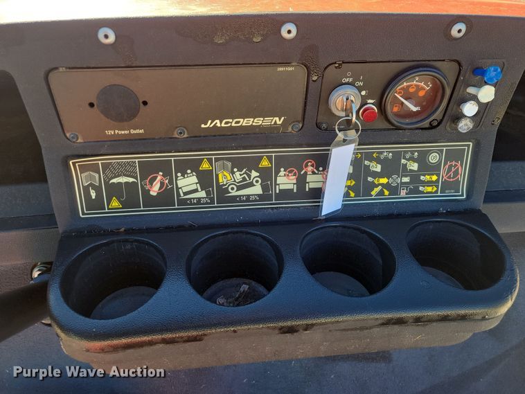 image for item OH9352 Jacobsen utility vehicle