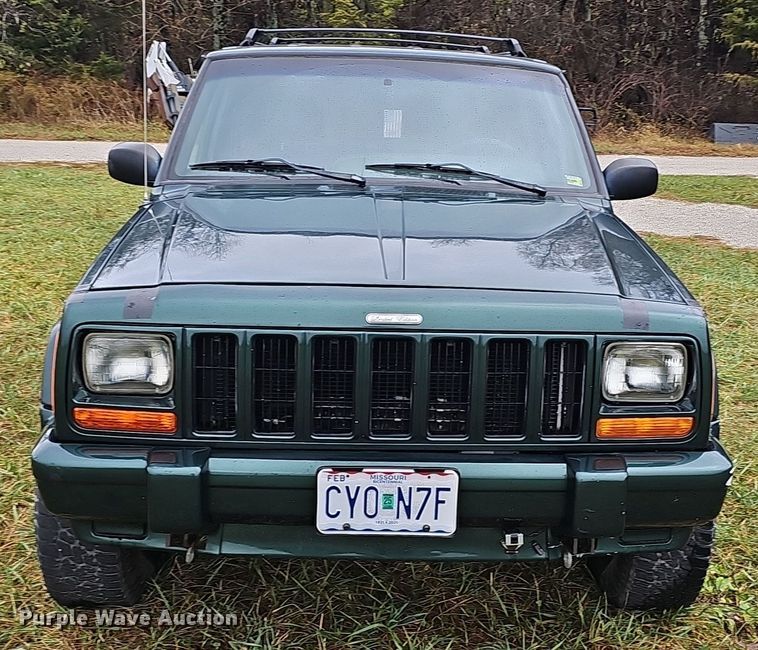 image for item OJ9045 1999 Jeep Cherokee SUV