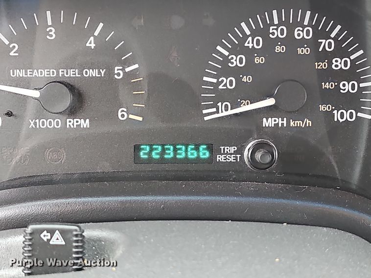 image for item OJ9045 1999 Jeep Cherokee SUV