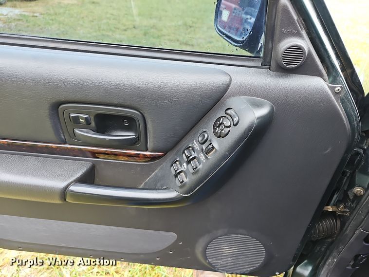 image for item OJ9045 1999 Jeep Cherokee SUV