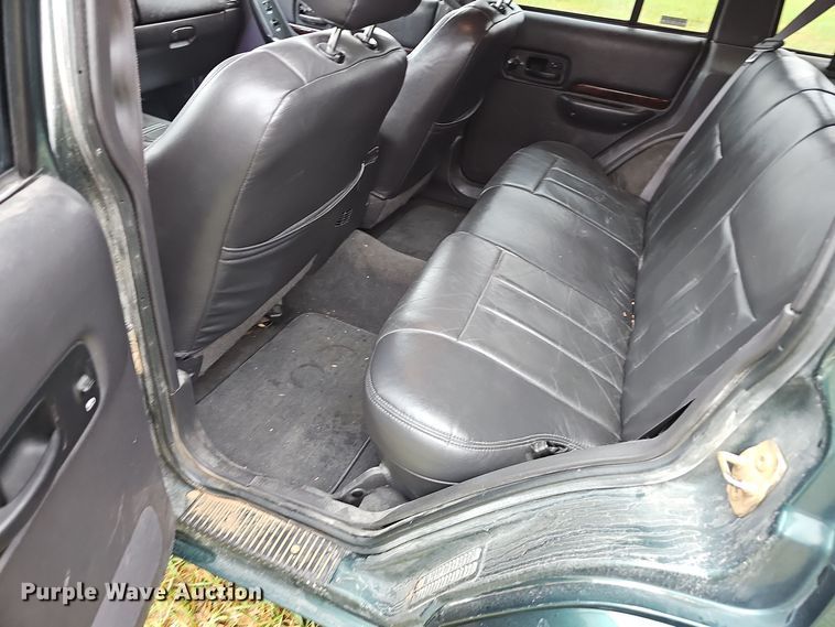 image for item OJ9045 1999 Jeep Cherokee SUV