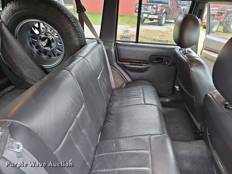 image for item OJ9045 1999 Jeep Cherokee SUV