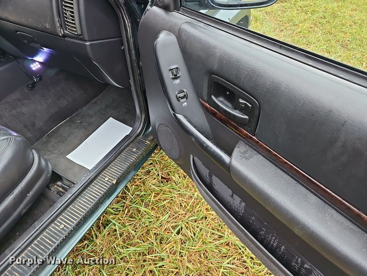 image for item OJ9045 1999 Jeep Cherokee SUV