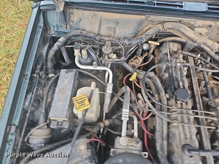 image for item OJ9045 1999 Jeep Cherokee SUV