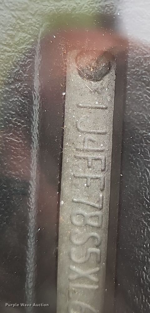 image for item OJ9045 1999 Jeep Cherokee SUV