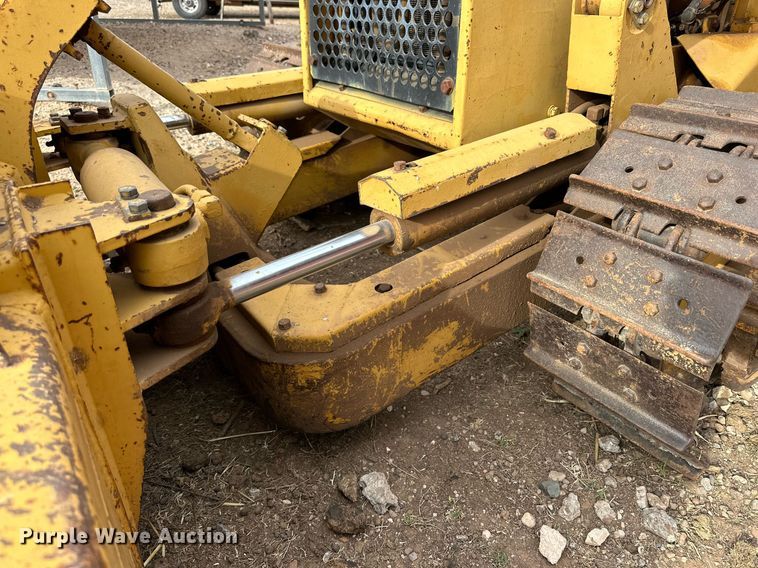 image for item DD3430 Komatsu D20A dozer