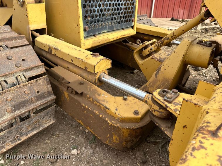 image for item DD3430 Komatsu D20A dozer