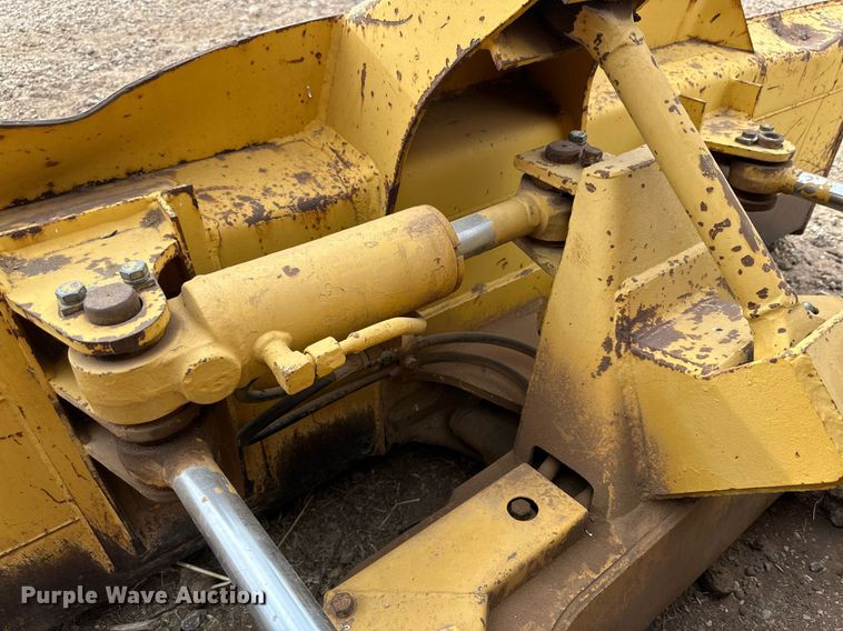 image for item DD3430 Komatsu D20A dozer