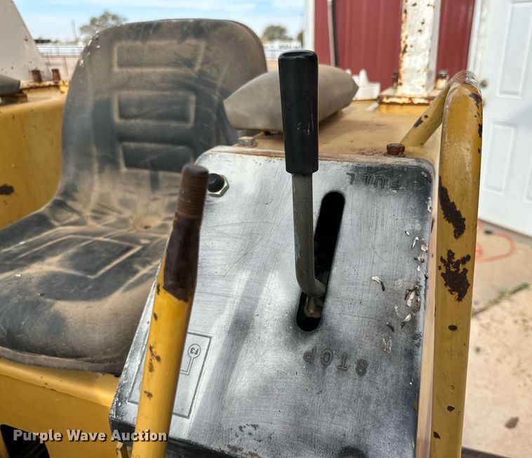 image for item DD3430 Komatsu D20A dozer