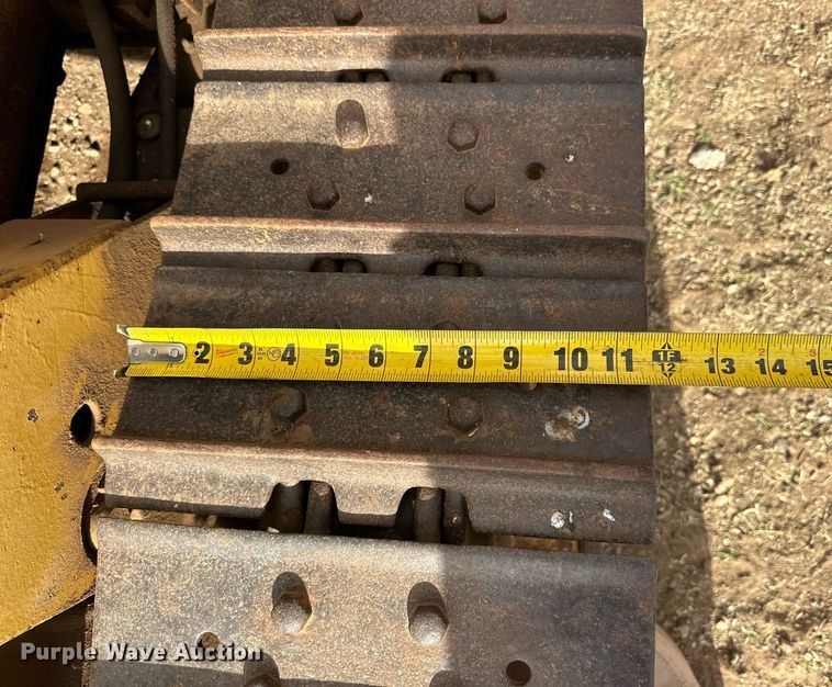 image for item DD3430 Komatsu D20A dozer