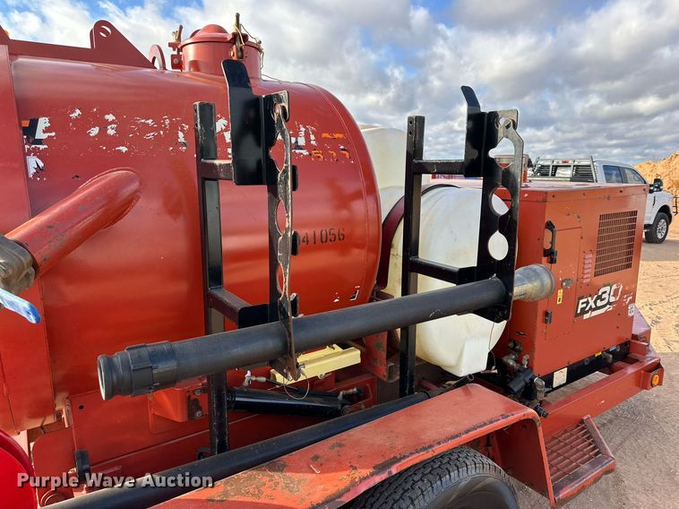 image for item DD3436 2011 Ditch Witch FX30 vacuum excavator
