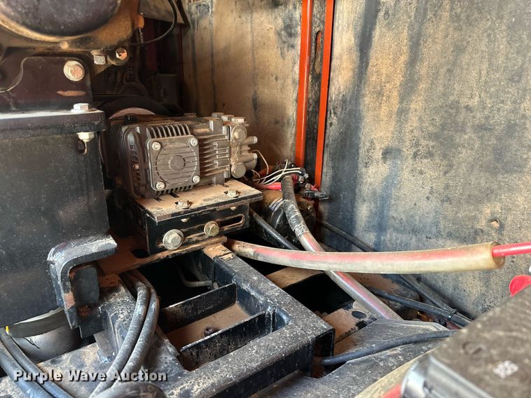 image for item DD3436 2011 Ditch Witch FX30 vacuum excavator