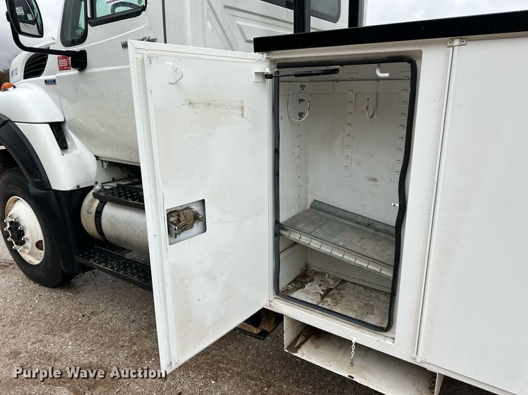 image for item DL0482 2009 International WorkStar 7300 bucket truck