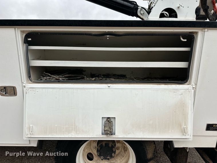 image for item DL0482 2009 International WorkStar 7300 bucket truck