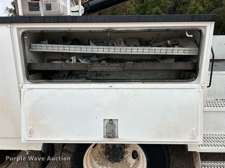 image for item DL0482 2009 International WorkStar 7300 bucket truck