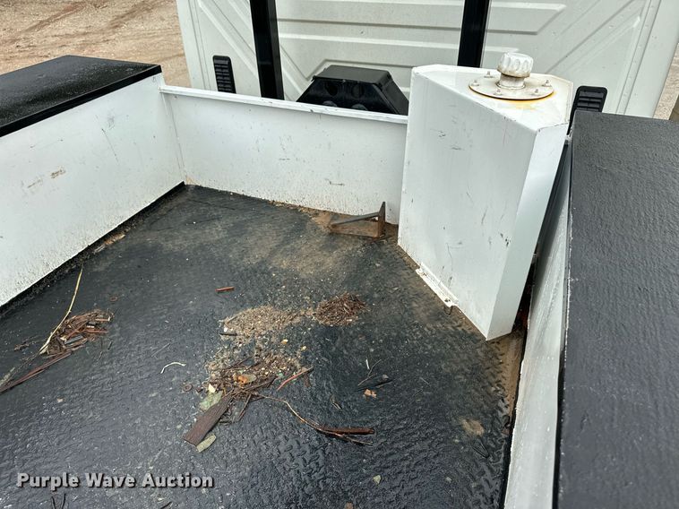 image for item DL0482 2009 International WorkStar 7300 bucket truck