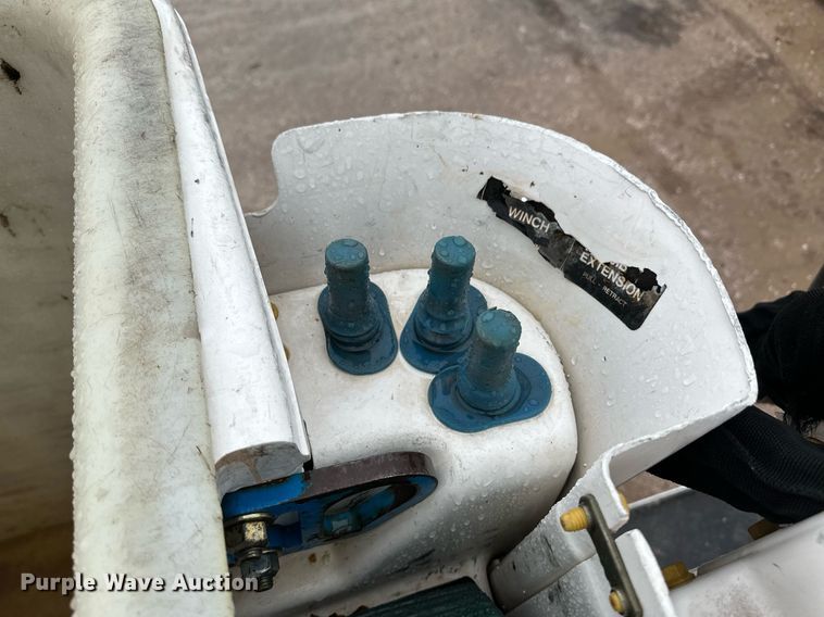 image for item DL0482 2009 International WorkStar 7300 bucket truck