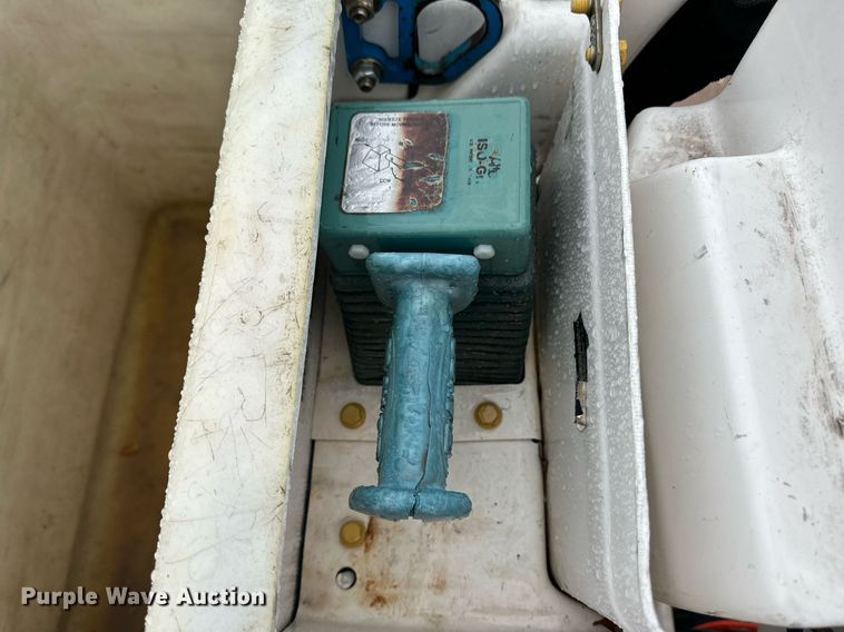 image for item DL0482 2009 International WorkStar 7300 bucket truck