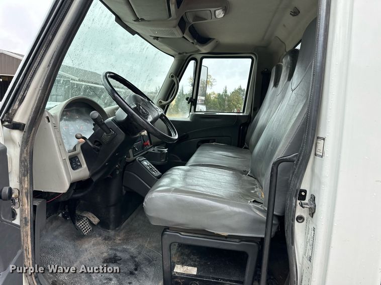 image for item DL0482 2009 International WorkStar 7300 bucket truck