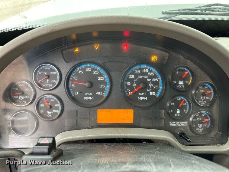 image for item DL0482 2009 International WorkStar 7300 bucket truck