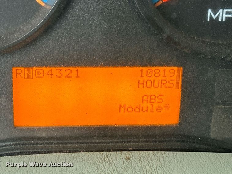 image for item DL0482 2009 International WorkStar 7300 bucket truck