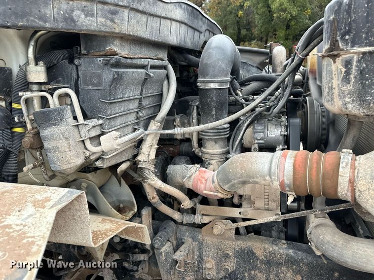 image for item DL0482 2009 International WorkStar 7300 bucket truck