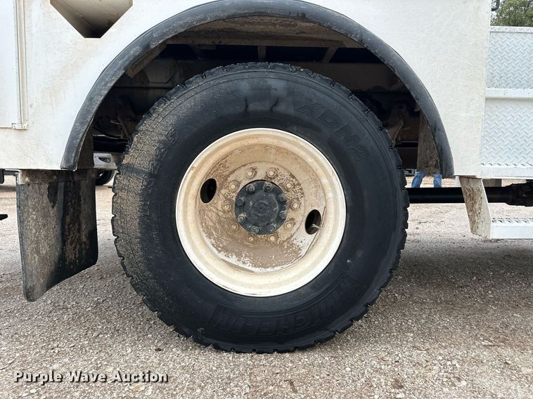 image for item DL0482 2009 International WorkStar 7300 bucket truck