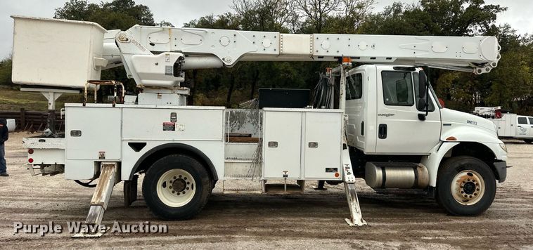 image for item DL0483 2009 International DuraStar 4300 bucket truck